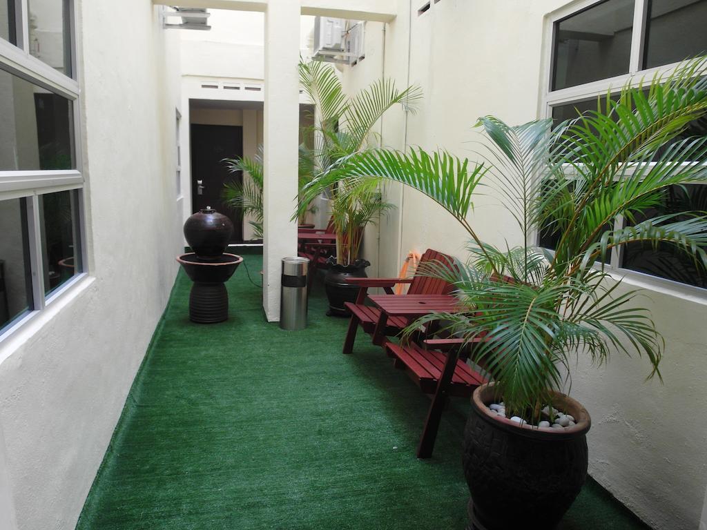 Nagoya Inn Hotel Kuah Exterior foto